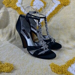 Nina Woman's Desiree heel SIZE 8